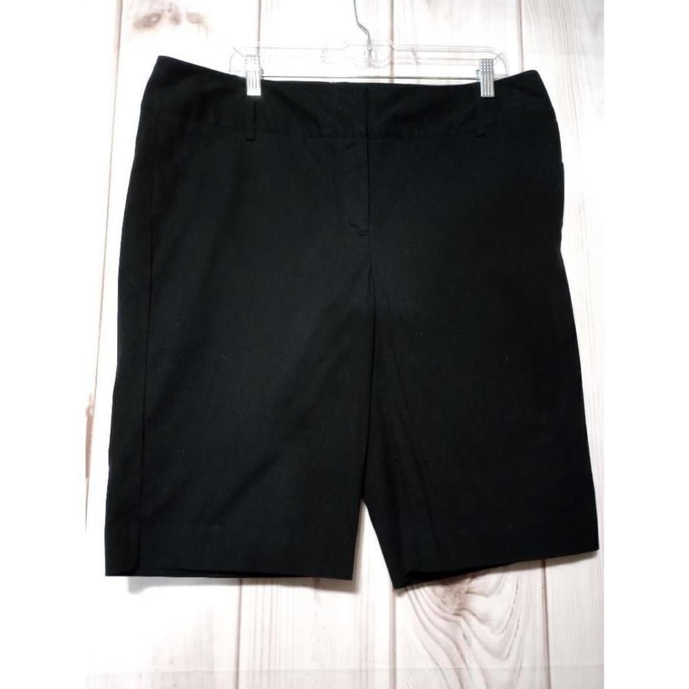 Dana Buchman Shorts Ladies 16 Black Bermuda Chino‎